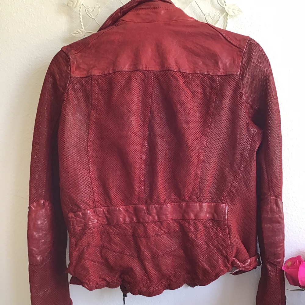 Leather jacket - Picture 3 of 8